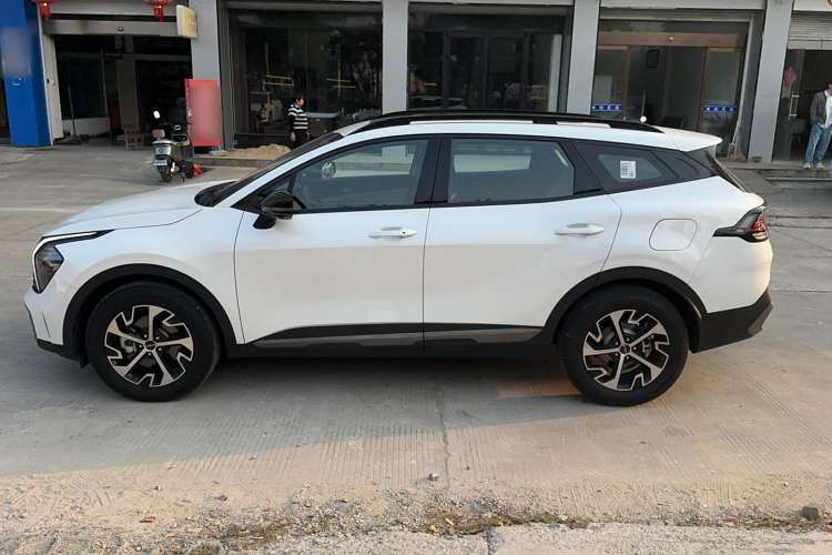 Used Kia Sportage (Chinese Domestic Model) 2023 2.0L HEV Two-Wheel Drive Flagship Edition Exterior 5