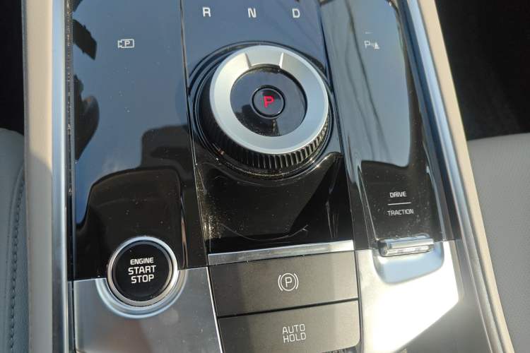 Used Kia Sportage (Chinese Domestic Model) 2023 2.0L HEV Two-Wheel Drive Prestige Edition Gear Lever