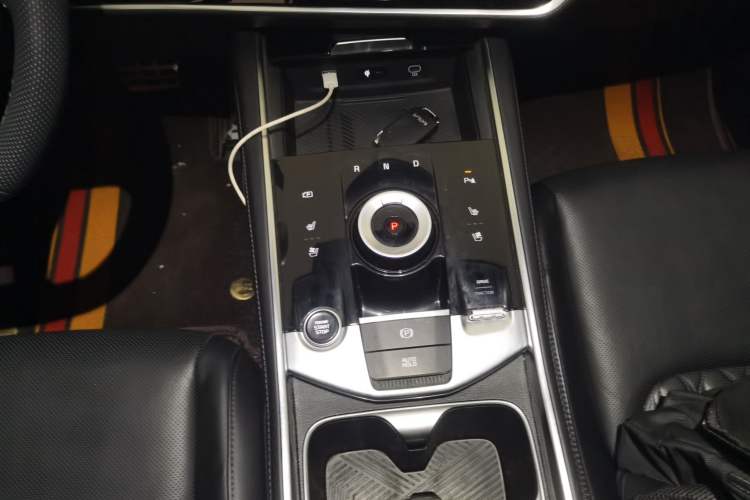 Used Kia Sportage (Chinese Domestic Model) 2023 2.0T Two-Wheel Drive Flagship Edition Gear Lever