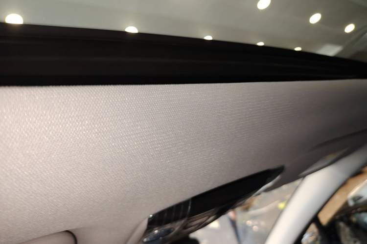 Used Kia Sportage (Chinese Domestic Model) 2023 2.0T Two-Wheel-Drive Prestige Edition Headliner