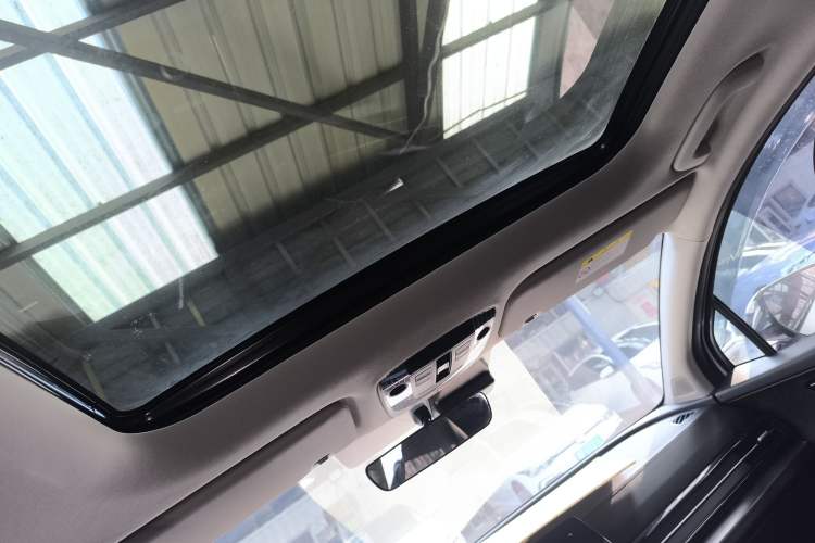 Used Kia Sportage (Chinese Domestic Model) 2023 2.0T Two-Wheel-Drive Prestige Edition Headliner