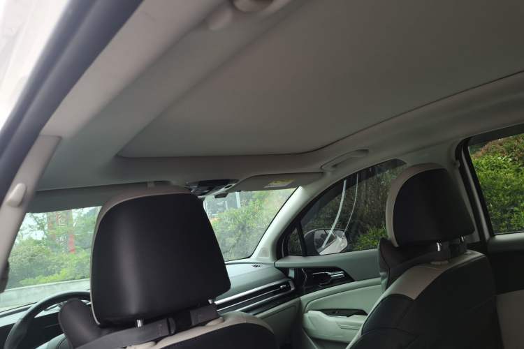 Used Kia Sportage (Chinese Domestic Model) 2023 1.5T Two-Wheel Drive Prestige Edition Headliner