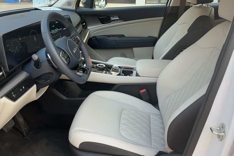 Used Kia Sportage (Chinese Domestic Model) 2023 2.0L HEV Two-Wheel Drive Flagship Edition Interior 1