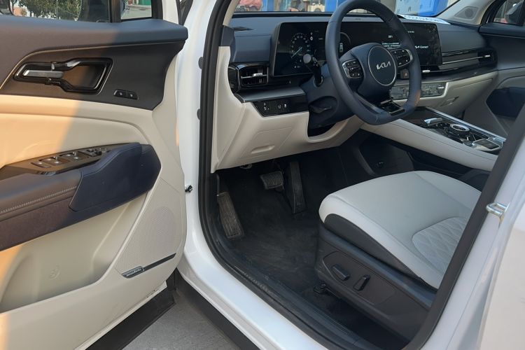 Used Kia Sportage (Chinese Domestic Model) 2023 2.0L HEV Two-Wheel Drive Flagship Edition Interior 2