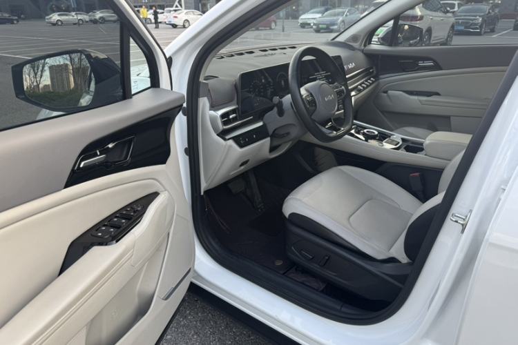 Used Kia Sportage (Chinese Domestic Model) 2023 1.5T Two-Wheel Drive Prestige Edition Interior 2