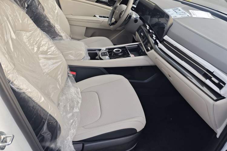 Used Kia Sportage (Chinese Domestic Model) 2023 1.5T Two-Wheel Drive Prestige Edition Interior 5