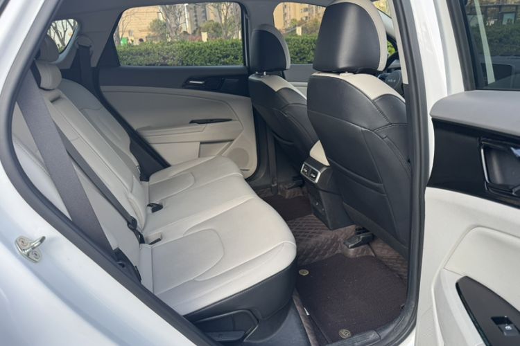 Used Kia Sportage (Chinese Domestic Model) 2023 1.5T Two-Wheel Drive Prestige Edition Interior 6