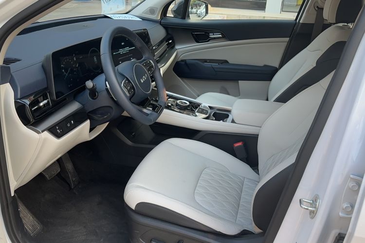 Used Kia Sportage (Chinese Domestic Model) 2023 2.0L HEV Two-Wheel Drive Flagship Edition Left Front Seat