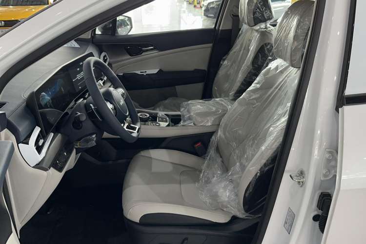 Used Kia Sportage (Chinese Domestic Model) 2023 2.0L HEV Two-Wheel Drive Prestige Edition Left Front Seat