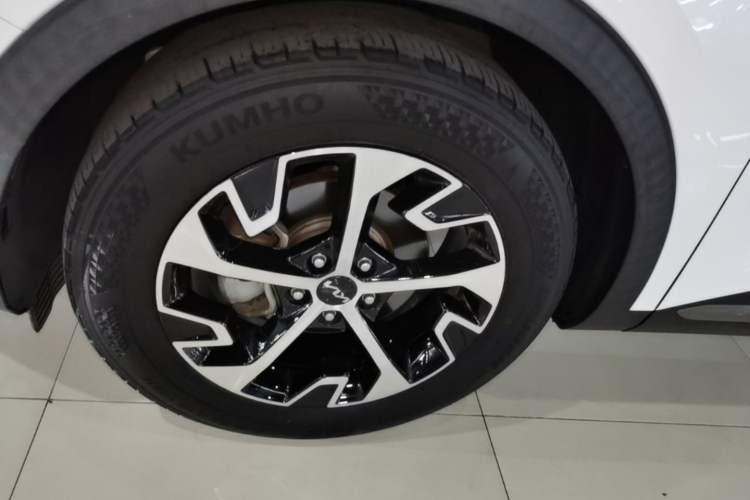 Used Kia Sportage (Chinese Domestic Model) 2023 1.5T Two-Wheel Drive Prestige Edition Left Front Wheel Hub
