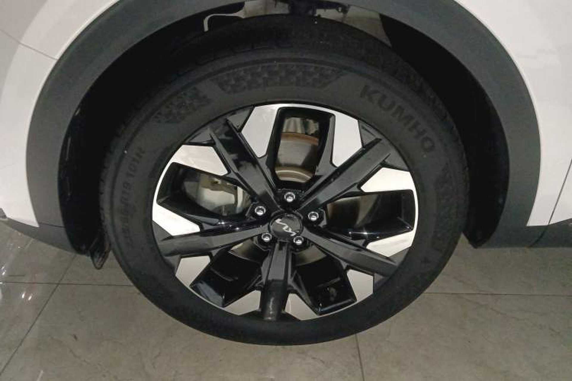 Used Kia Sportage (Chinese Domestic Model) 2023 2.0T Two-Wheel Drive Flagship Edition Left Front Wheel Hub