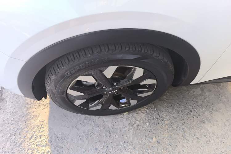 Used Kia Sportage (Chinese Domestic Model) 2023 2.0T Two-Wheel-Drive Prestige Edition Left Front Wheel Hub