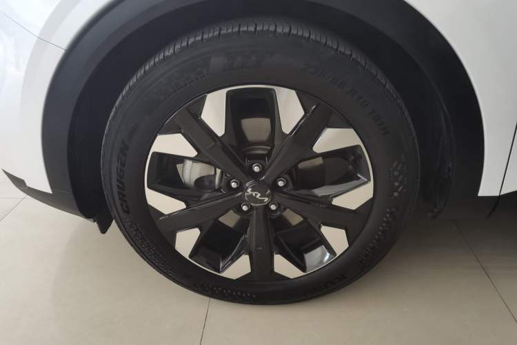 Used Kia Sportage (Chinese Domestic Model) 2023 2.0T Two-Wheel Drive Flagship Edition Left Front Wheel Hub