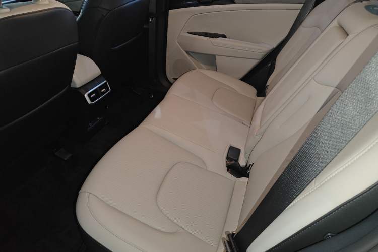 Used Kia Sportage (Chinese Domestic Model) 2023 1.5T Two-Wheel Drive Luxury Edition Left Rear Seat