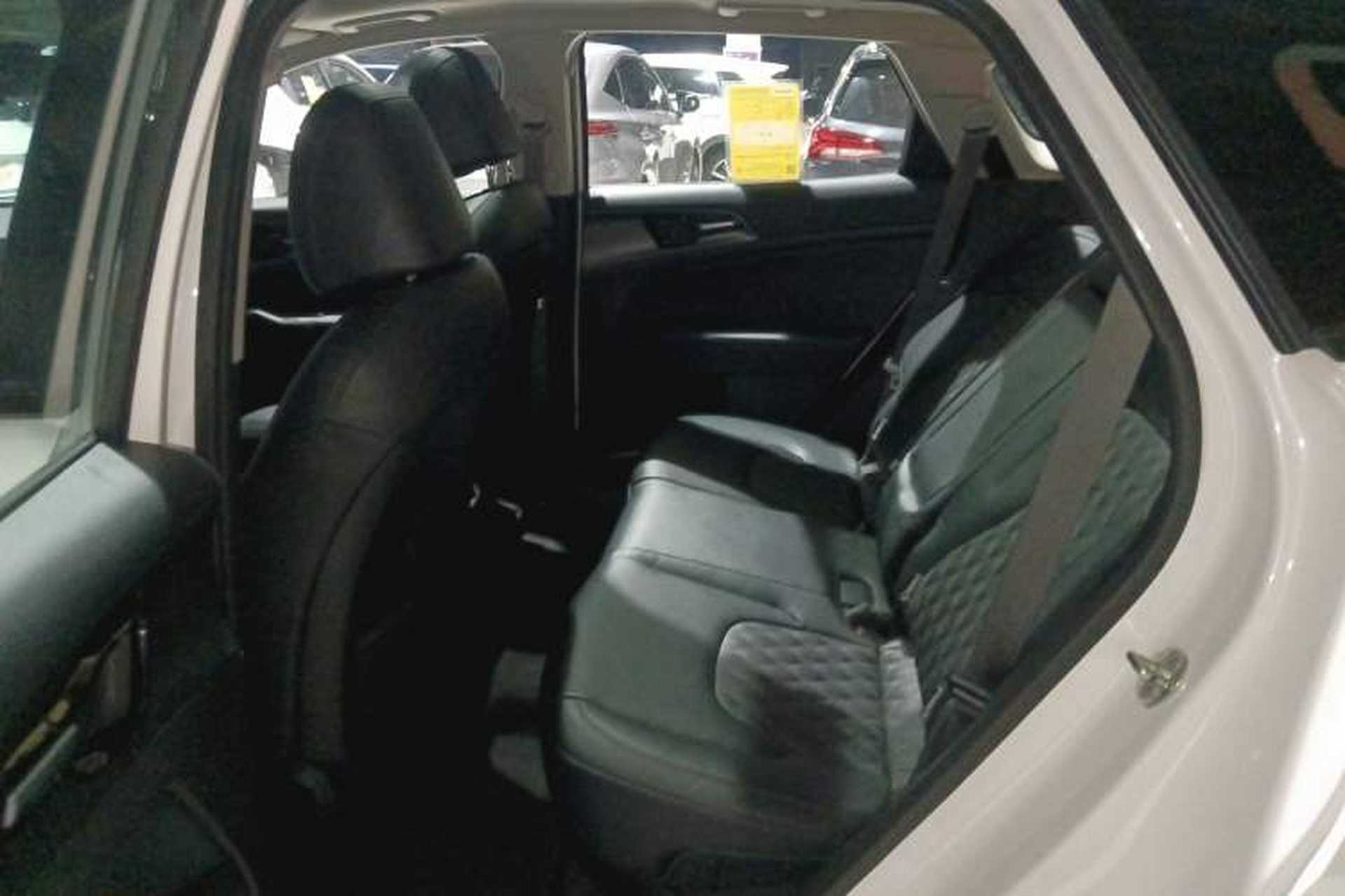 Used Kia Sportage (Chinese Domestic Model) 2023 2.0T Two-Wheel Drive Flagship Edition Left Rear Seat