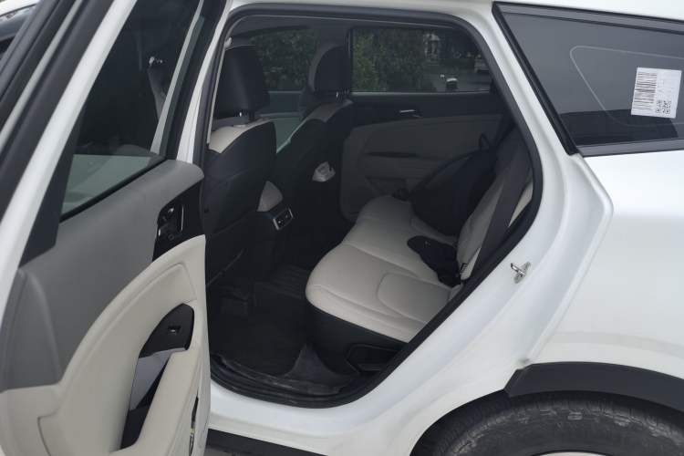 Used Kia Sportage (Chinese Domestic Model) 2023 1.5T Two-Wheel Drive Prestige Edition Left Rear Seat