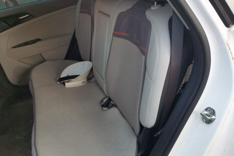Used Kia Sportage (Chinese Domestic Model) 2023 1.5T Two-Wheel Drive Prestige Edition Left Rear Seat