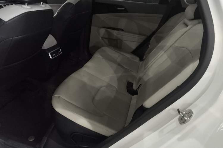 Used Kia Sportage (Chinese Domestic Model) 2023 1.5T Two-Wheel Drive Prestige Edition Left Rear Seat