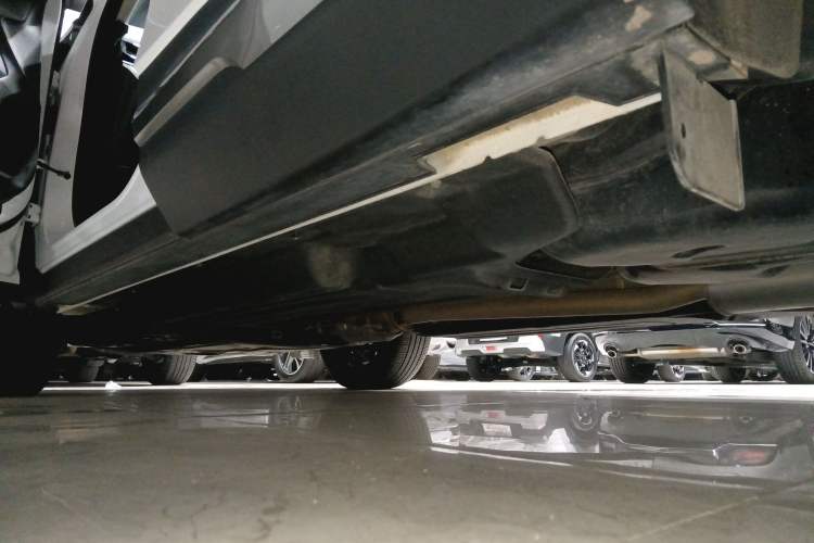 Used Kia Sportage (Chinese Domestic Model) 2023 2.0T Two-Wheel Drive Flagship Edition Left Side Sill