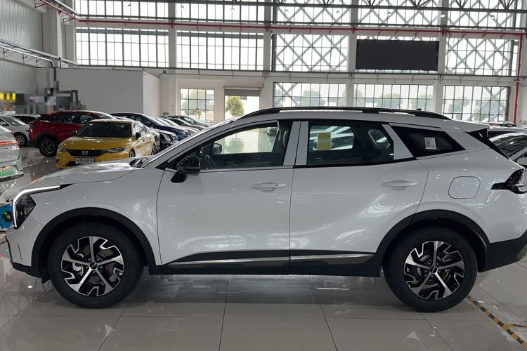 Used Kia Sportage (Chinese Domestic Model) 2023 2.0L HEV Two-Wheel Drive Prestige Edition Left Side