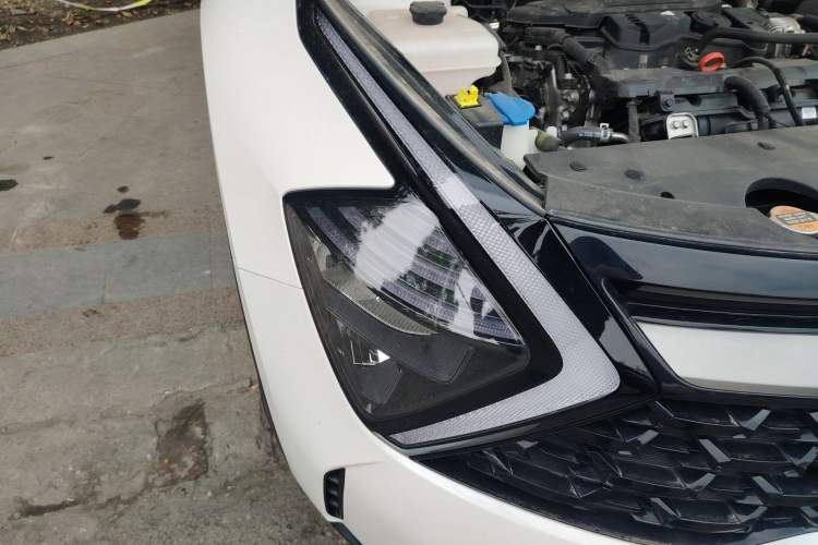 Used Kia Sportage (Chinese Domestic Model) 2023 1.5T Two-Wheel Drive Prestige Edition Right Front Headlight