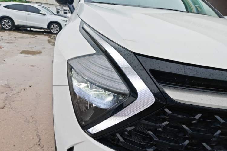 Used Kia Sportage (Chinese Domestic Model) 2023 2.0T Two-Wheel-Drive Prestige Edition Right Front Headlight