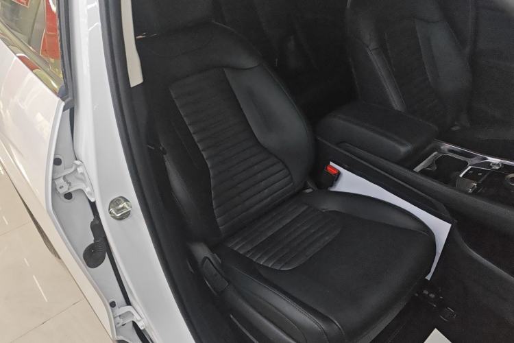 Used Kia Sportage (Chinese Domestic Model) 2023 2.0T Two-Wheel-Drive Prestige Edition Right Front Seat