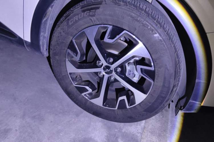 Used Kia Sportage (Chinese Domestic Model) 2023 1.5T Two-Wheel Drive Prestige Edition Right Front Wheel Hub