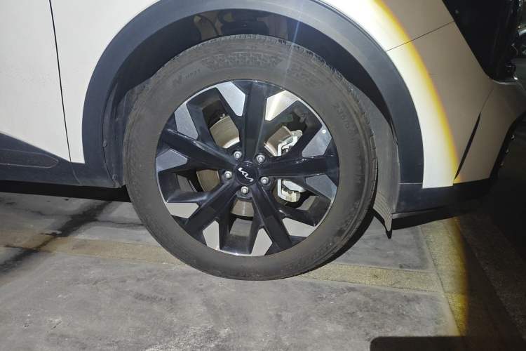 Used Kia Sportage (Chinese Domestic Model) 2023 2.0T Two-Wheel-Drive Prestige Edition Right Front Wheel Hub