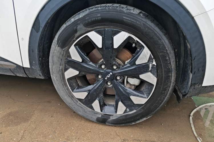 Used Kia Sportage (Chinese Domestic Model) 2023 2.0T Two-Wheel-Drive Prestige Edition Right Front Wheel Hub
