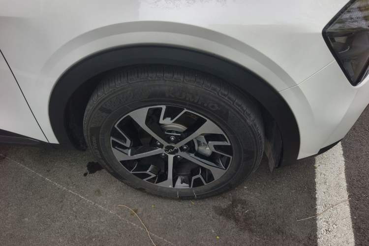 Used Kia Sportage (Chinese Domestic Model) 2023 1.5T Two-Wheel Drive Prestige Edition Right Front Wheel Hub