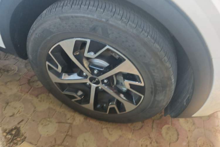 Used Kia Sportage (Chinese Domestic Model) 2023 1.5T Two-Wheel Drive Prestige Edition Right Front Wheel Hub