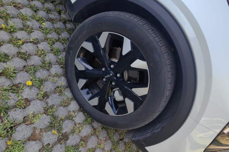 Used Kia Sportage (Chinese Domestic Model) 2023 2.0T Two-Wheel-Drive Prestige Edition Right Front Wheel Hub