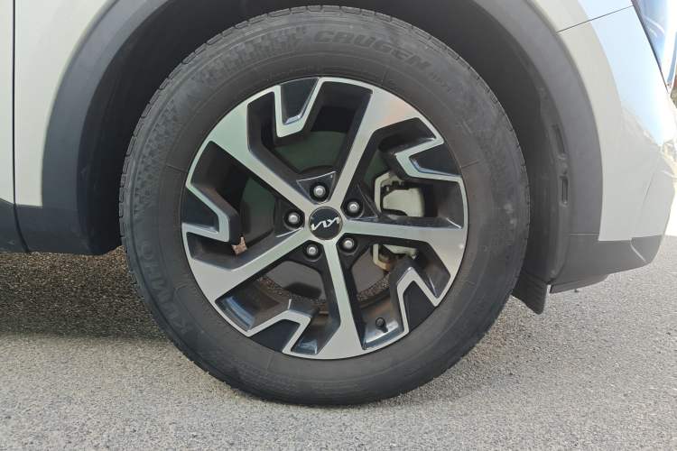 Used Kia Sportage (Chinese Domestic Model) 2023 2.0L HEV Two-Wheel Drive Prestige Edition Right Front Wheel Hub
