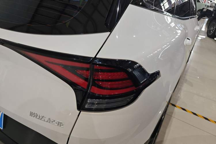 Used Kia Sportage (Chinese Domestic Model) 2023 1.5T Two-Wheel Drive Luxury Edition Right Rear Taillight