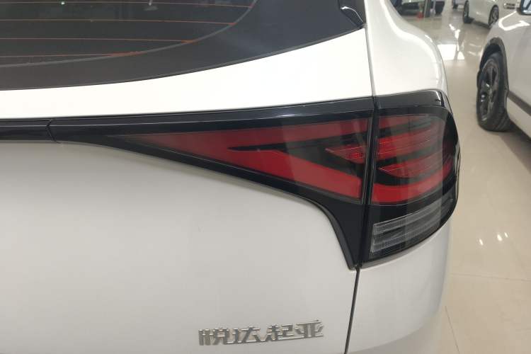 Used Kia Sportage (Chinese Domestic Model) 2023 2.0T Two-Wheel-Drive Prestige Edition Right Rear Taillight