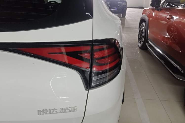Used Kia Sportage (Chinese Domestic Model) 2023 1.5T Two-Wheel Drive Prestige Edition Right Rear Taillight