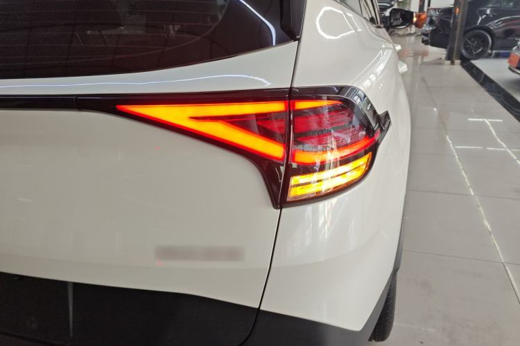 Used Kia Sportage (Chinese Domestic Model) 2023 1.5T Two-Wheel Drive Prestige Edition Right Rear Taillight
