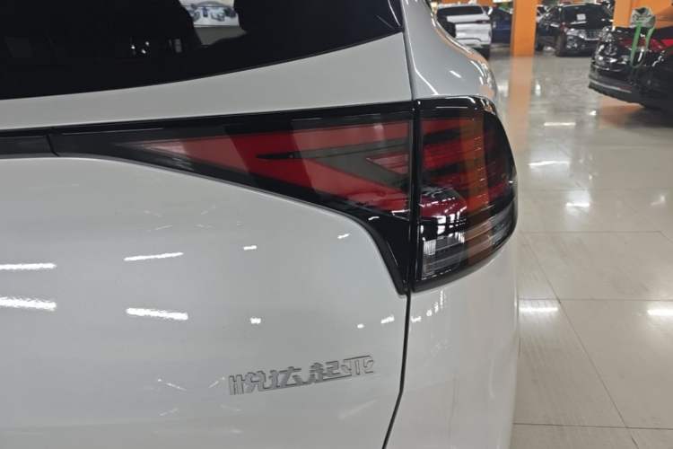 Used Kia Sportage (Chinese Domestic Model) 2023 1.5T Two-Wheel Drive Prestige Edition Right Rear Taillight