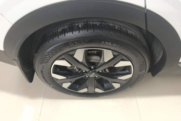 Used Kia Sportage (Chinese Domestic Model) 2023 2.0T Two-Wheel-Drive Prestige Edition Right Rear Wheel Hub