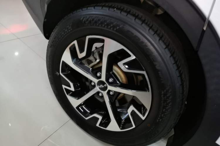 Used Kia Sportage (Chinese Domestic Model) 2023 1.5T Two-Wheel Drive Prestige Edition Right Rear Wheel Hub