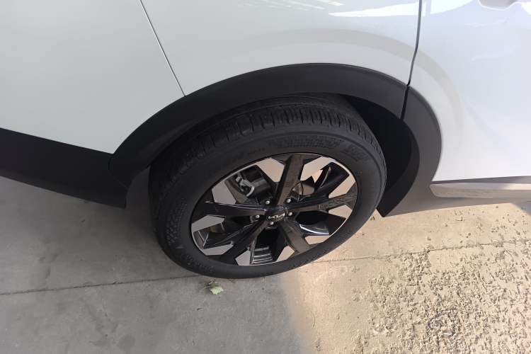 Used Kia Sportage (Chinese Domestic Model) 2023 2.0T Two-Wheel-Drive Prestige Edition Right Rear Wheel Hub