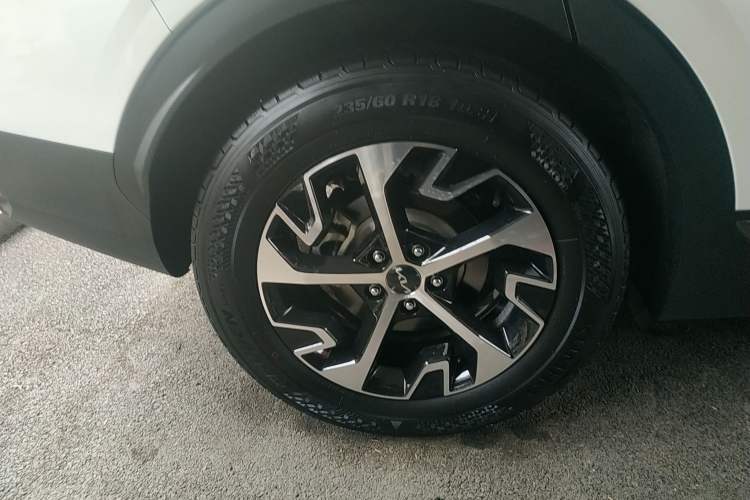 Used Kia Sportage (Chinese Domestic Model) 2023 1.5T Two-Wheel Drive Prestige Edition Right Rear Wheel Hub