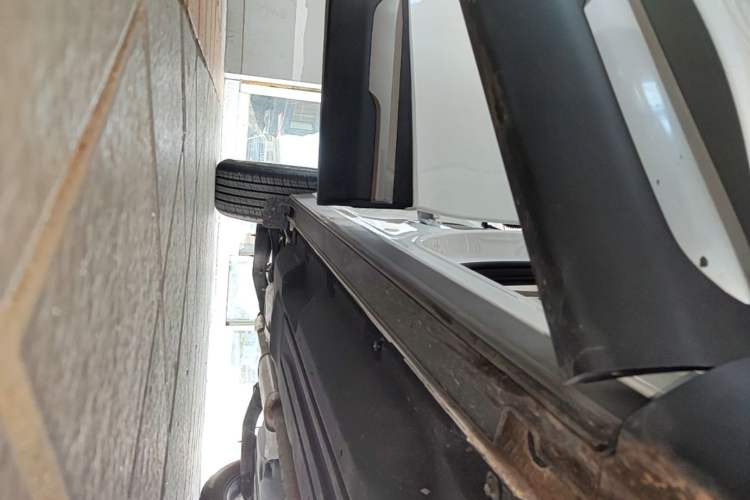 Used Kia Sportage (Chinese Domestic Model) 2023 2.0L HEV Two-Wheel Drive Flagship Edition Right Side Sill