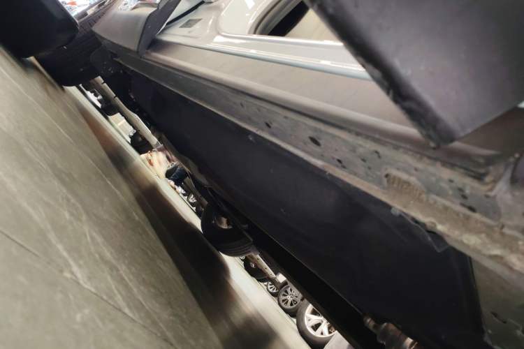 Used Kia Sportage (Chinese Domestic Model) 2023 1.5T Two-Wheel Drive Prestige Edition Right Side Sill