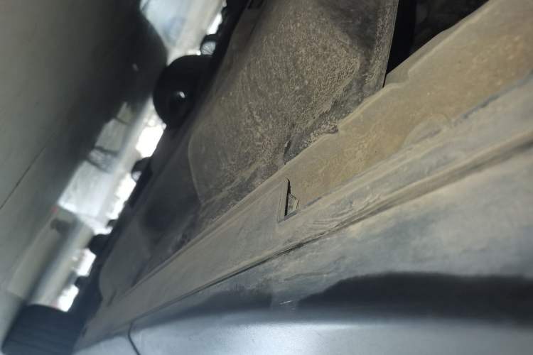 Used Kia Sportage (Chinese Domestic Model) 2023 2.0T Two-Wheel Drive Flagship Edition Right Side Sill
