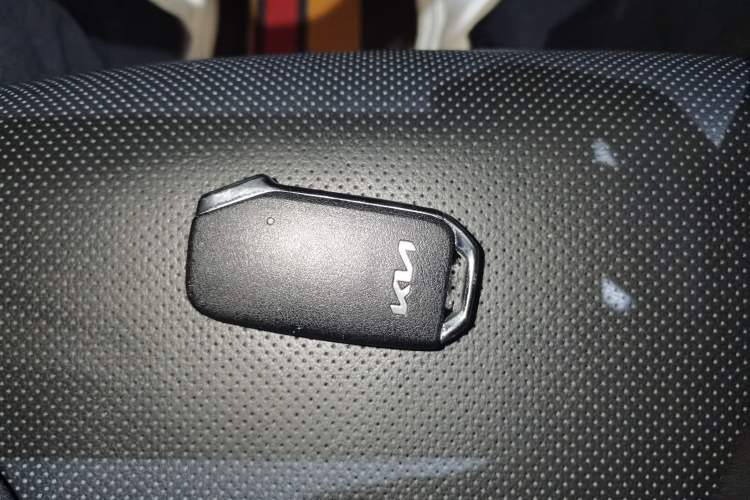 Used Kia Sportage (Chinese Domestic Model) 2023 2.0T Two-Wheel Drive Flagship Edition Vehicle Key