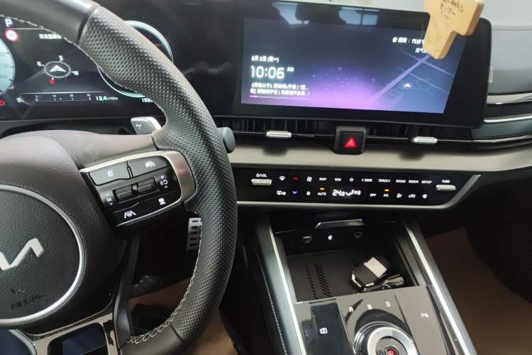 Used Kia Sportage (Chinese Domestic Model) 2025 2.0T Two-Wheel-Drive Prestige Edition Audio And AC Panel