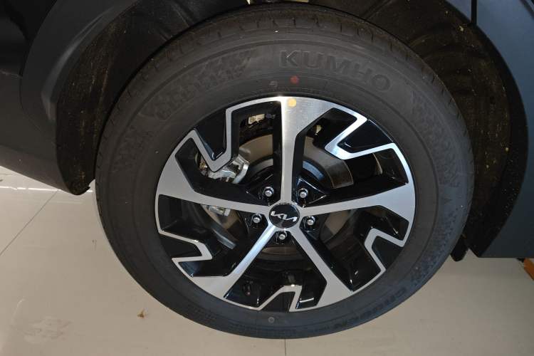 Used Kia Sportage (Chinese Domestic Model) 2025 1.5T Two-Wheel Drive Prestige Smart Enjoyment Version Exterior 8
