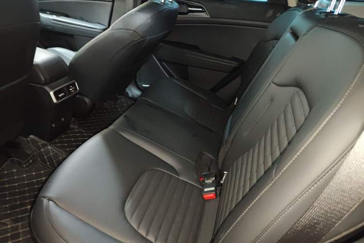 Used Kia Sportage (Chinese Domestic Model) 2025 2.0T Two-Wheel-Drive Prestige Edition Left Rear Seat